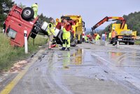 Odtahovat auta z dálnic bude smět jen několik firem. Vyvolené má vybrat ŘSD