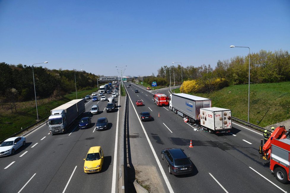 Ministerstvo dopravy má podle NKÚ roky zpoždění ve stavbě vah na dálnicích, jež mají zabránit poškozování cest. Podle ministerstva je stavba složitá.