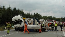 Na D1 havaroval kamion: Zablokoval dálnici