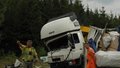 Kamion, který se sám vznítil od motoru, zablokval dálnici od Prahy.