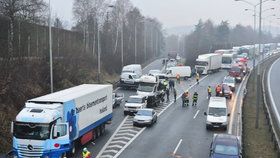 Nehoda na 21. kilometru na dálnici D1 ve směru na Brno