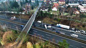 Nehoda na 21. kilometru na dálnici D1 ve směru na Brno z dronu