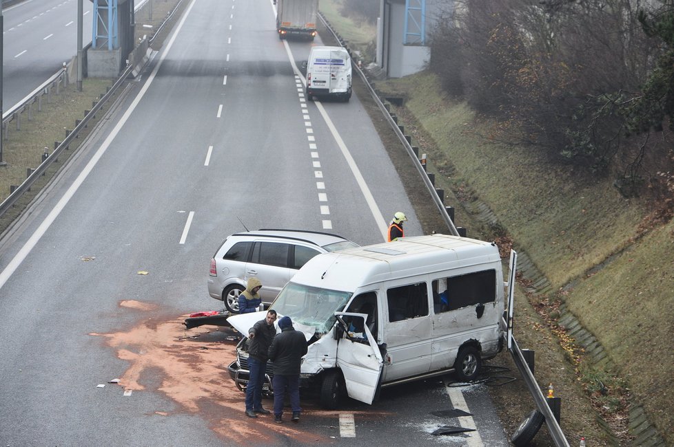 Nehoda na 21. kilometru na dálnici D1 ve směru na Brno