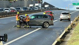 Tragická zpráva po nehodě pěti aut na D1 u Prahy: Dítě v nemocnici zemřelo