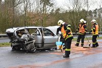 Drsnou nehodu na dálnici D10 nepřežilo malé dítě: Policie hledá svědky z Renaultu Kangoo