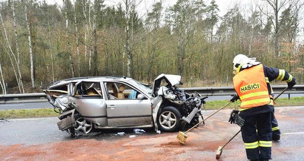 Řidič, který podle policie zabil na D10 miminko: Nevybržďoval poprvé? 