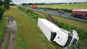 Dopravní nehoda na dálnici D11