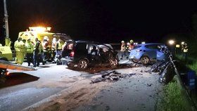 Dva lidé po nehodě na D1 zemřeli na místě, třetí po převozu do nemocnice