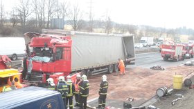 Nehoda zavře dálnici D1 ve směru na Brno na asi 3 hodiny.