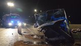 Těžká nehoda zavřela dálnici D2: Cizinec zemřel, další čtyři jsou těžce zranění