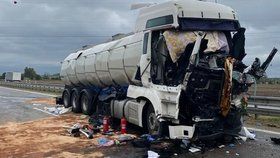 Nehoda dvou kamionů na 6. kilometru dálnice D2 zablokovala směr na Brno.
