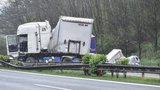 Fatální srážka čtyř kamionů na dálnici D1: Zemřeli dva řidiči