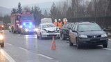 Na D8 se srazilo osm aut a kamion: Dálnice do Německa je uzavřená