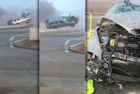 Děsivé video z dálnice u Břeclavi: Auto se 6krát otočilo přes střechu. Řidič zázrakem přežil
