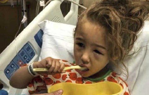 Motokára připravila holčičku o vlasy a poškodila jí lebku. U nehody byli i čtyři dospělí