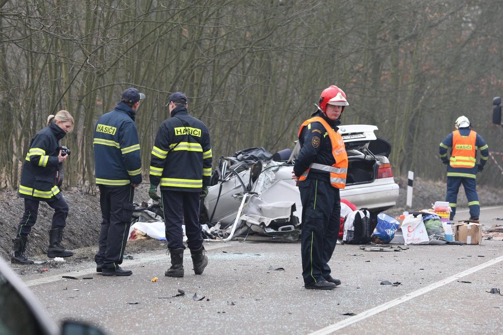 BMW před nehodou podle řidiče autobusu nezvykle kličkovalo