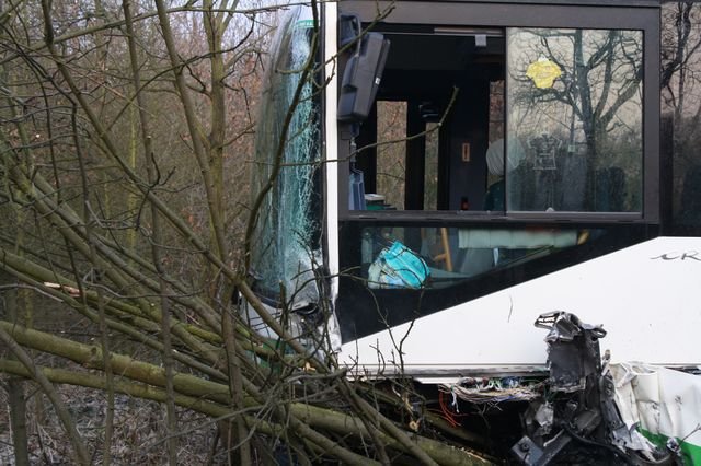 Autobus nebyl naštěstí vážně poškozen