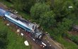 Tragická srážka vlaků u Domažlic si vyžádala tři mrtvé a desítky zraněných.