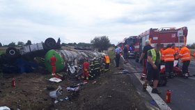 Při tragické nehodě na Kutnohorsku zemřeli tři lidé a několik dalších se zranilo.