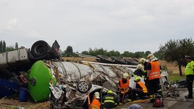 Při tragické nehodě na Kutnohorsku zemřeli tři lidé a několik dalších se zranilo.