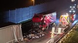Tragická nehoda u Návsí: Řidič nedobrzdil a narazil zezadu do kamionu, na místě zemřel