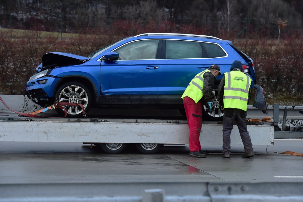 Hromadná nehoda na D1, havarovalo 15 aut, osm lidí se zranilo