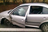 Srážka aut na Brněnsku: Mezi zraněnými je i dítě