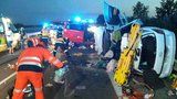 Šílená nehoda u Pasohlávek: Kvůli mikrospánku řidiče zemřela žena, 9 lidí včetně dětí bylo zraněno