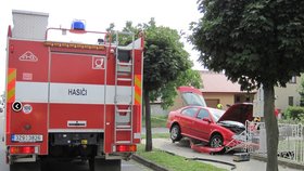 K nehodě v Holešově museli přijet hasiči.