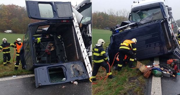 Nejtragičtější nehoda letošního roku: Čtyři mrtví po střetu dodávky s nákladním autem na Pardubicku! 