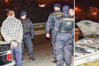 Policejní honička na D4: Řidič havaroval, z vozu ho vytahovali s namířenou pistolí