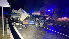 Dva mrtví řidiči po nehodě dodávky s osobákem: Čelní střet ve 150kilometrové rychlosti?!