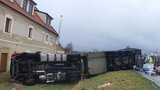 Nehoda kamionu zablokovala silnici v Hrušově: Provoz bude omezen až do večera!