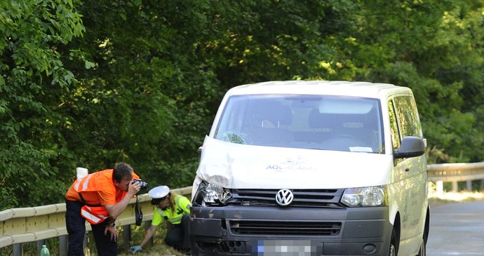 Foto z místa tragické nehody, kde dodávka vjela do hloučku studentů