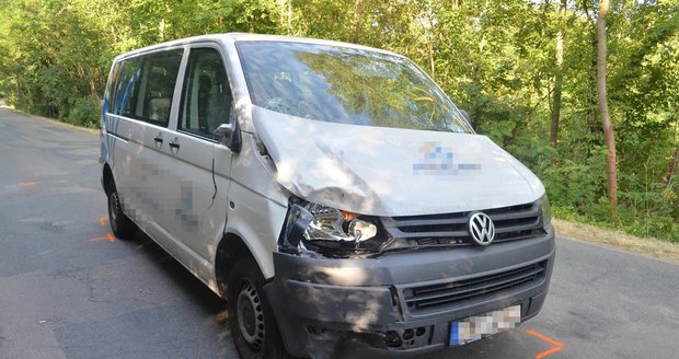 Tragická nehoda u Brna: Dodávka vletěla do dětí! Jedna dívka zemřela