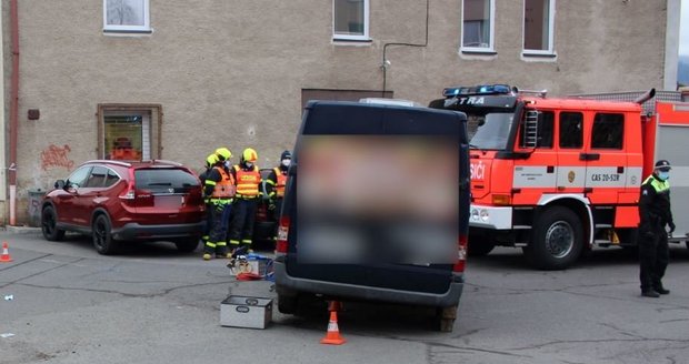 V Jablunkově srazil řidič dodávky při souvání seniorku (67).