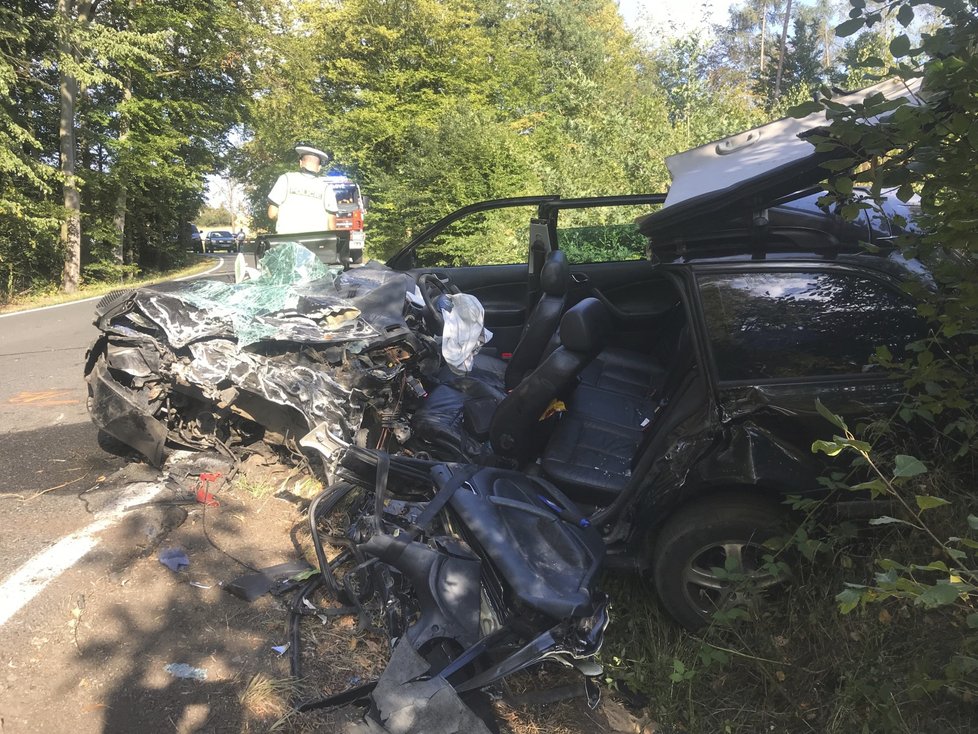 Při srážce aut u Jílového zemřel jeden z řidičů, druhý byl opilý