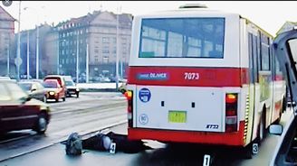 Zábradlí, přes které Wimmer přelezl, je na Vítězném náměstí dodnes Zábradlí, přes které Wimmer přelezl, je na Vítězném náměstí dodnes