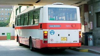 Autobus, který srazil Wimmera, při tankování v domovských garážích Dejvice v dubnu 2004 Autobus, který srazil Wimmera, při tankování v domovských garážích Dejvice v dubnu 2004