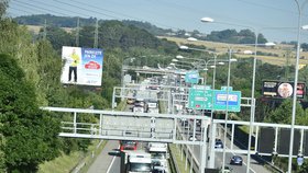 Českého řidiče kamionu řešili i v Bruselu: „Výplaty se falšují a komise musí jednat“.