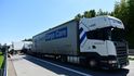 Dálnici za Brněm blokují dvě nehody kamionů.