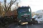 U Ivančic na Brněnsku se za jízdy odpojil návěs od nákladního auta, zavinil hromadnou nehodu.