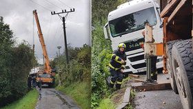 Polský kamioňák důvěřoval navigaci: Utrhla se s ním krajince nad propastí v úzké uličce