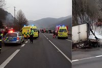 Při nehodě u Povrlů zemřela řidička osobáku: Šokující zvrat ve vyšetřování!