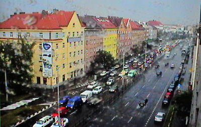Středeční dopoledne v Praze: Nehoda kamionu pod Barrandovským mostem komplikuje dopravu v celé metropoli