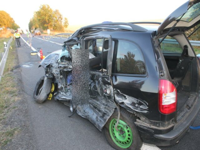 Smrtelná nehoda uzavřela na několik hodin hlavní silnici u Žalmanova na Karlovarsku