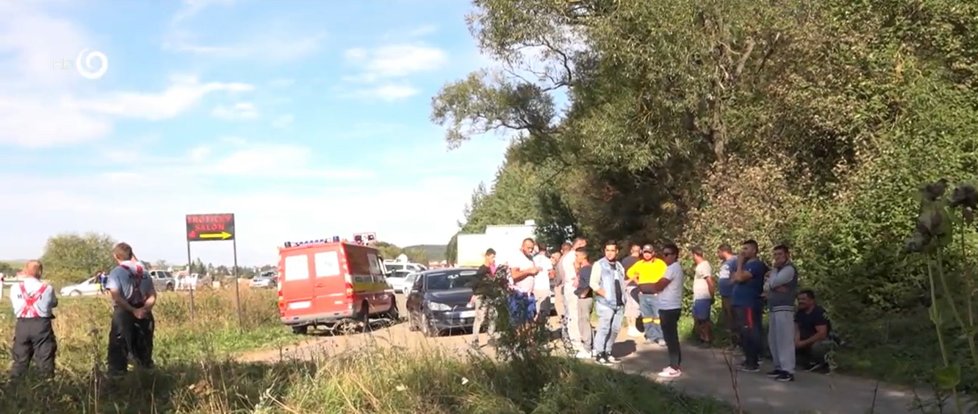 Ve vraku auta pod mostem našli dva mrtvé mladíky: Příčiny neštěstí vyšetřuje policie