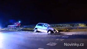 Uprostřed noci jel na skateboardu po silnici: Střet s autem nepřežil (ilustrační foto)