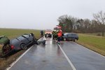 Dvaatřicetiletá řidička nepřežila nehodu u Kněževsi, srazilo ji předjíždějící auto v protisměru.