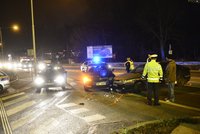 Zdrogovaný sedmnáctiletý kluk naboural kradeným vozem v Brně devět aut
